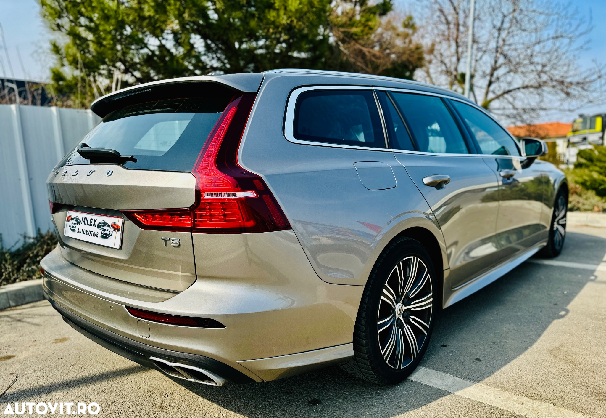 Volvo V60 T5 Geartronic Momentum - 17