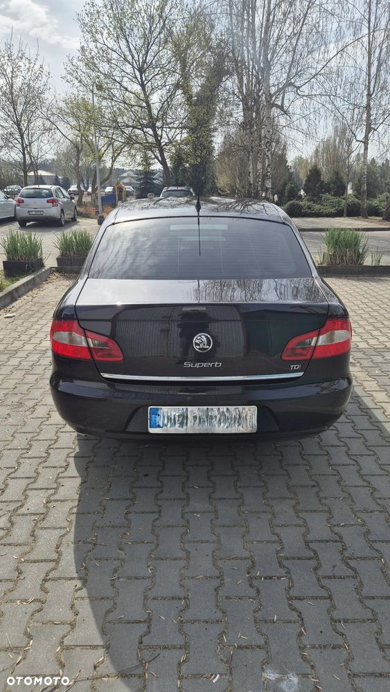 Skoda Superb 2.0 TDI Ambition - 4