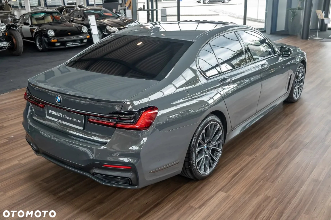 BMW Seria 7 750i xDrive sport - 19