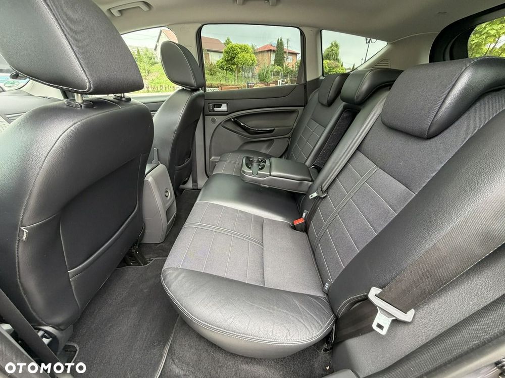 Ford Kuga - 16
