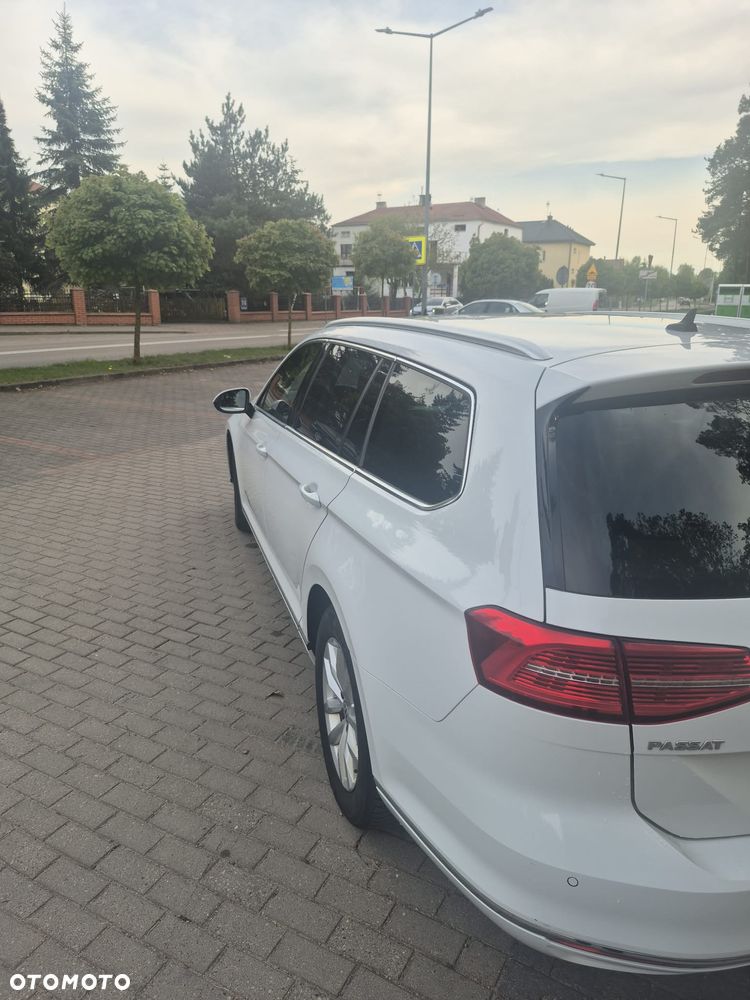 Volkswagen Passat 2.0 TDI (BlueMotion Technology) Highline - 9