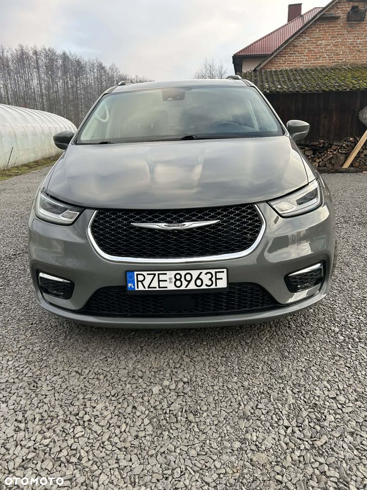 Chrysler Pacifica - 10