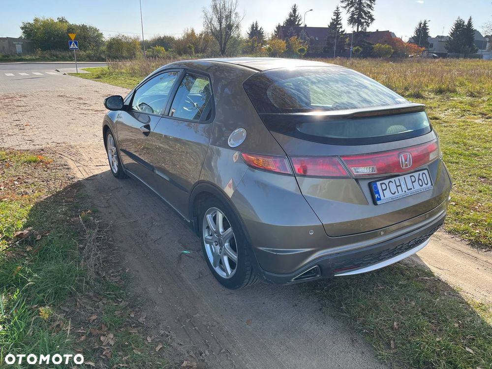 Honda Civic 1.8 Executive - 4