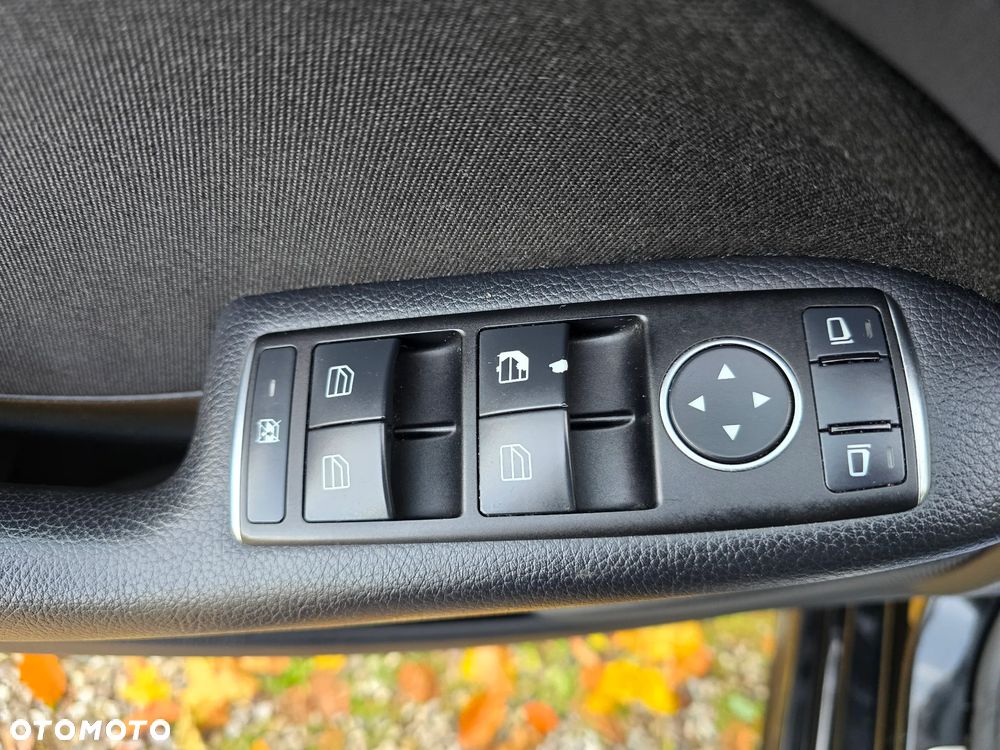 Mercedes-Benz Klasa B 180 BlueEFFICIENCY Edition - 35