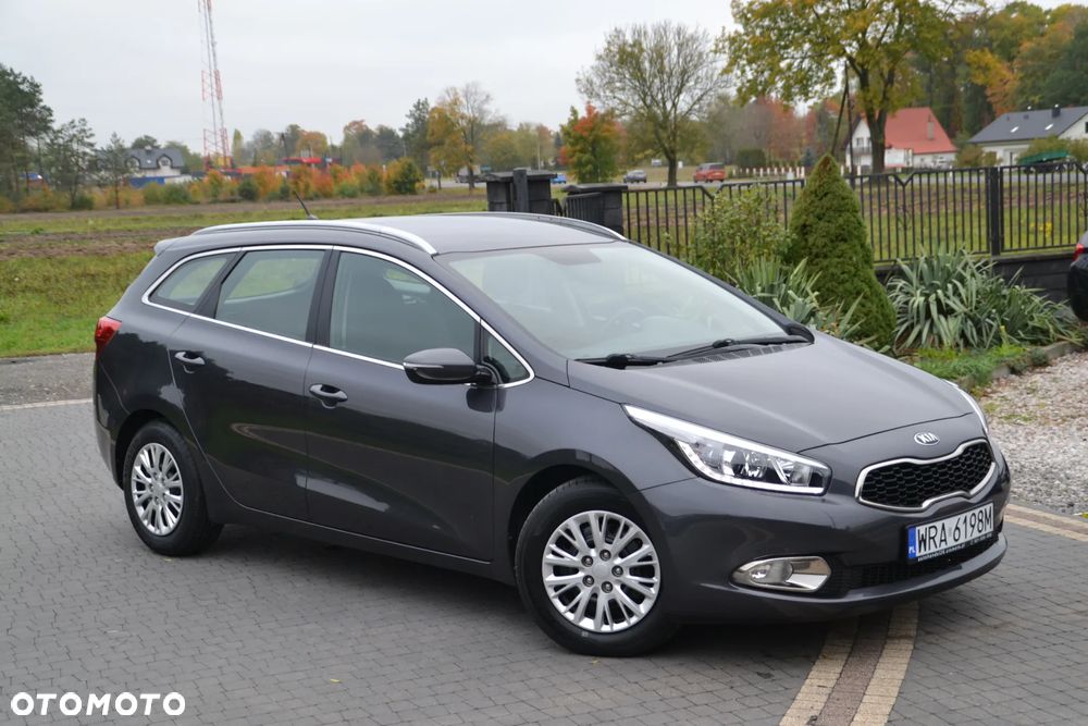 Kia Ceed 1.6 GDI Dream Team Edition - 12