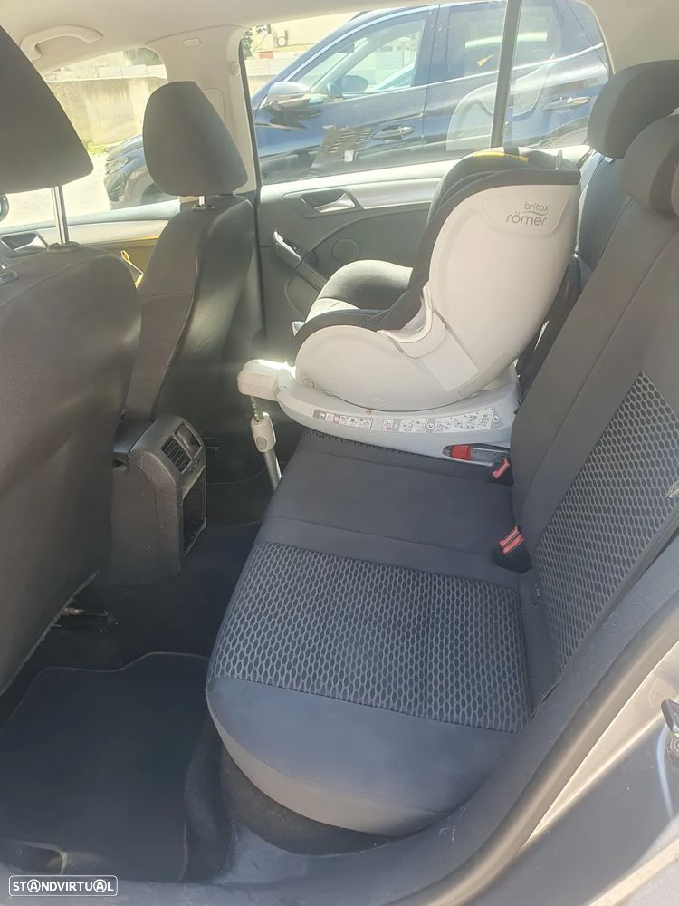 VW Golf 1.6 TDi Confortline - 6