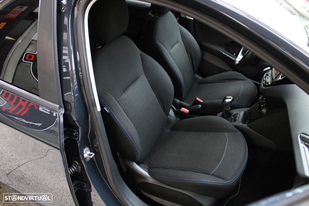 Peugeot 208 1.2 PureTech Style - 30