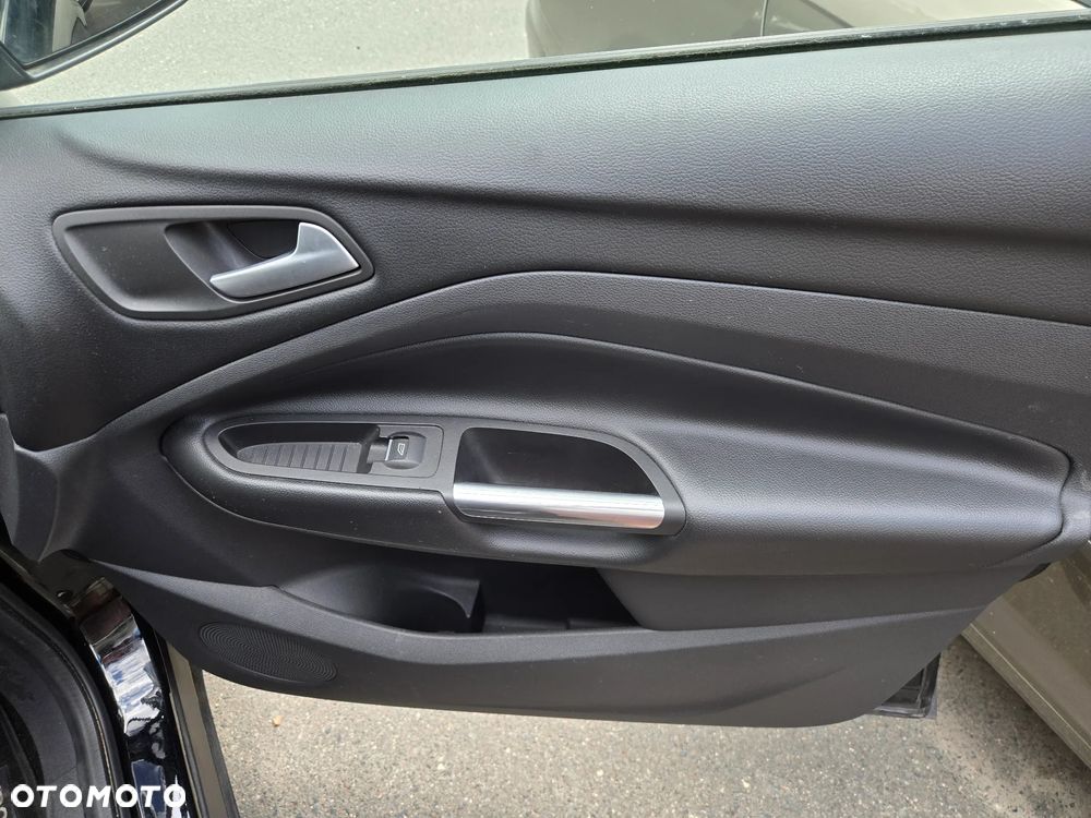 Ford Kuga 1.5 EcoBoost 2x4 Trend - 8