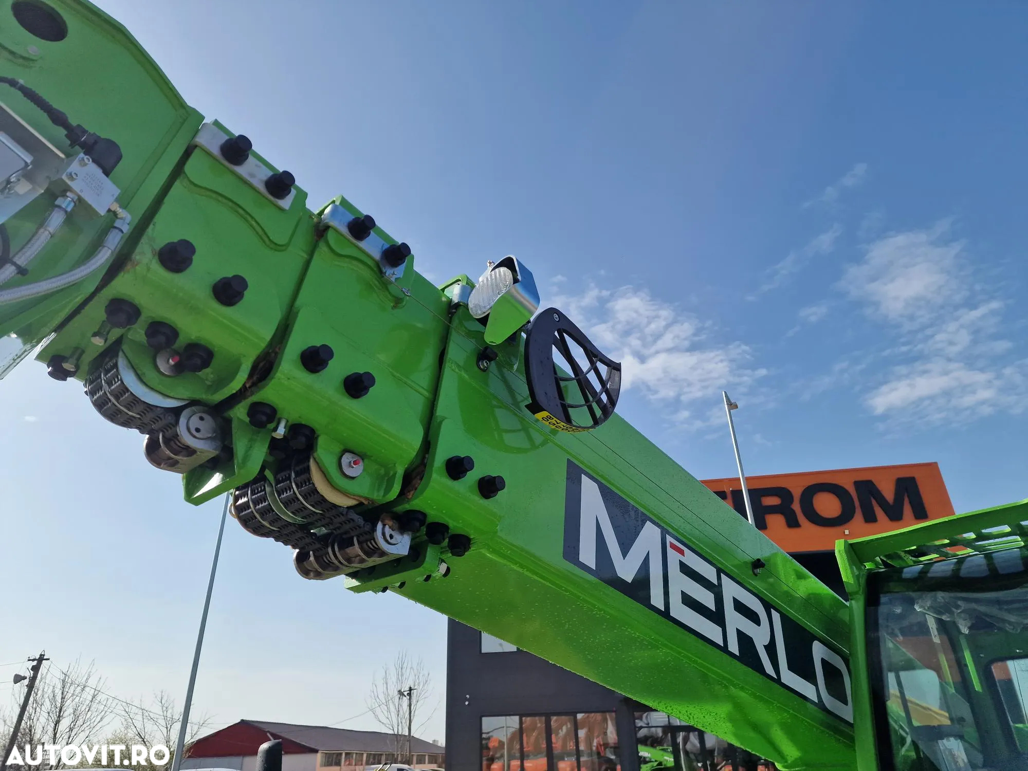 Merlo P40.17, inaltime ridicare 17m, ridica 4 tone primul tronson, Aer cond, garantie 1 an, posibilitate leasing 5 ani, produs in ITALIA, cale fata, cupa 1mc, furci PROMOTIE 103900 EUR+Tva - 11