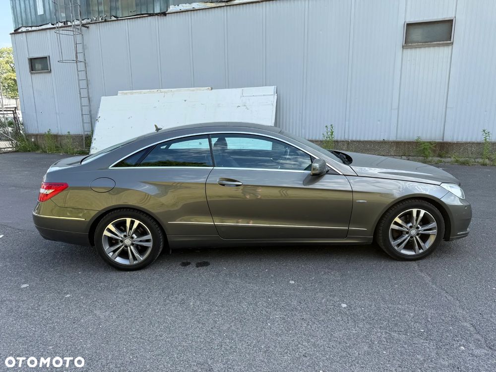 Mercedes-Benz Klasa E 220 CDI DPF BlueEFFICIENCY 7G-TRONIC Avantgarde - 6