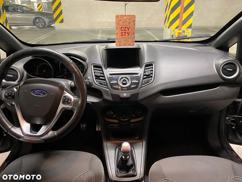 Ford Fiesta ST - 13