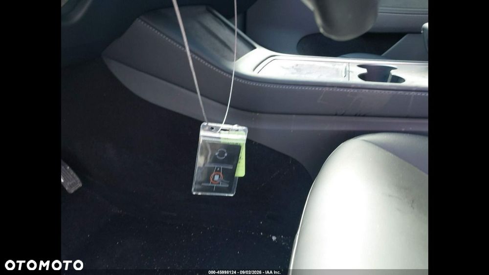 Tesla Model Y Long Range Dual Motor AWD - 12