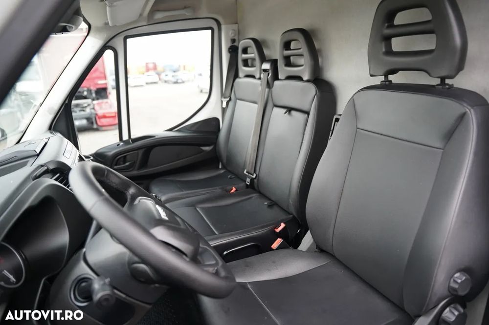 Iveco DAILY 35-160 / FURGON / AUTOUTILITARĂ / TAPIȚERIE DIN PIELE / CUTIE DE VITEZE MANUALĂ / 3 LOCURI / IMPORT - 27