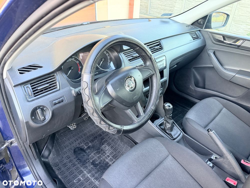 Skoda RAPID 1.0 TSI Active - 37