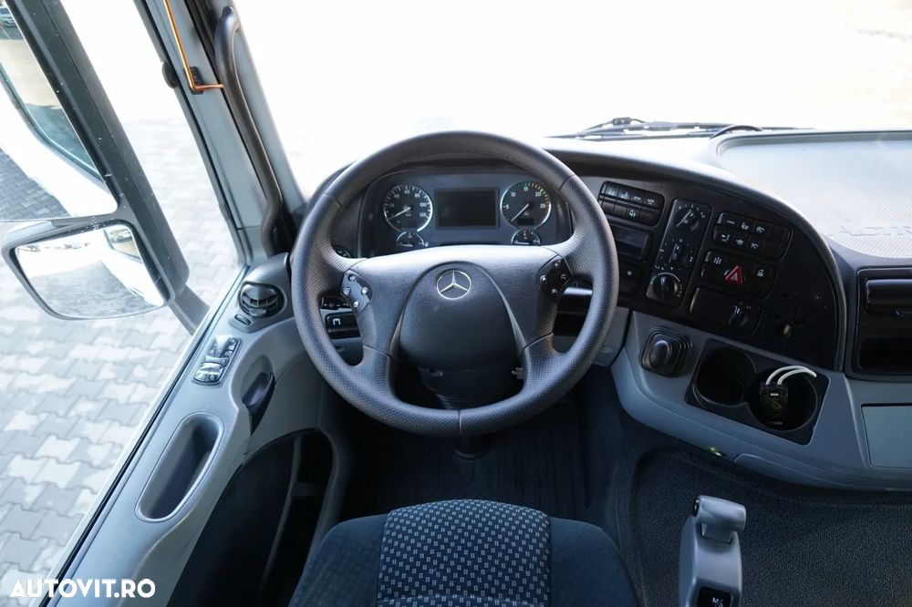 Mercedes-Benz ACTROS 2548 / 6x2 / ÎNĂLȚIME - 6,5 M / PUNTE RELAXABILĂ / TRANSMISIE FASSI / ATINGERE: 10,85 M / PRIMUL SCAUN SPATE / ROTATOARE / FURCĂ PENTRU PALEȚI - 30