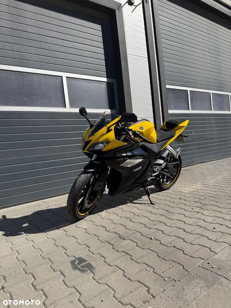 Yamaha YZF - 3