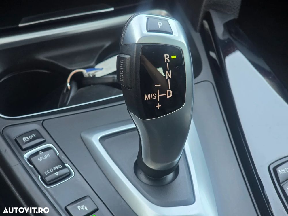 BMW Seria 3 320d Sport-Aut. Efficient Dynamics Edition - 31