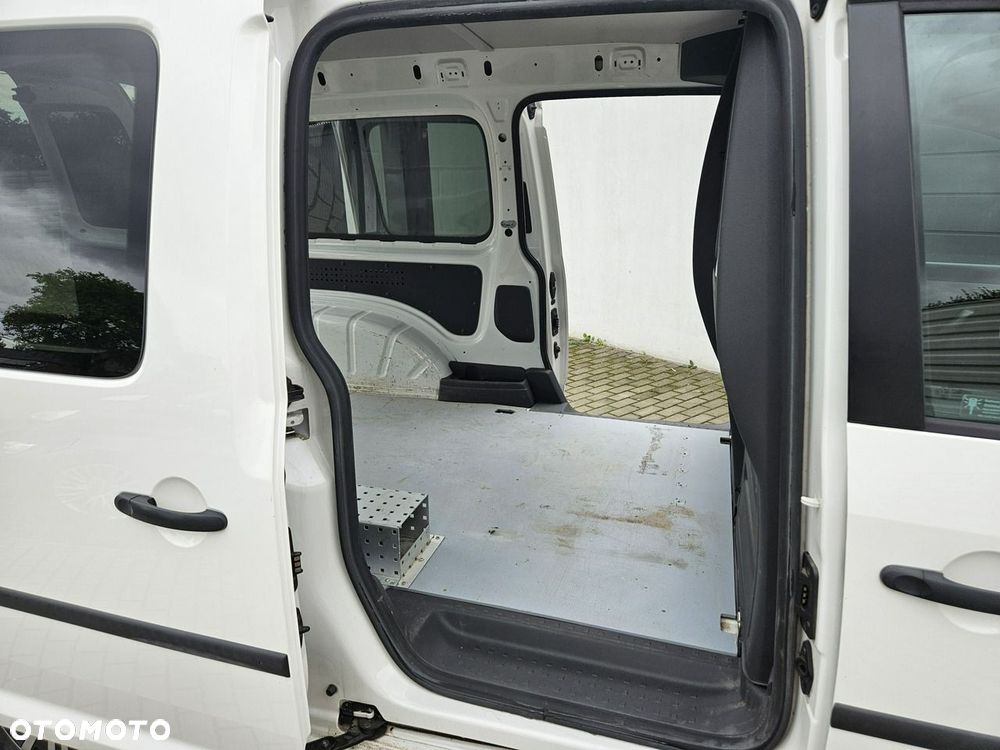 Volkswagen Caddy - 29