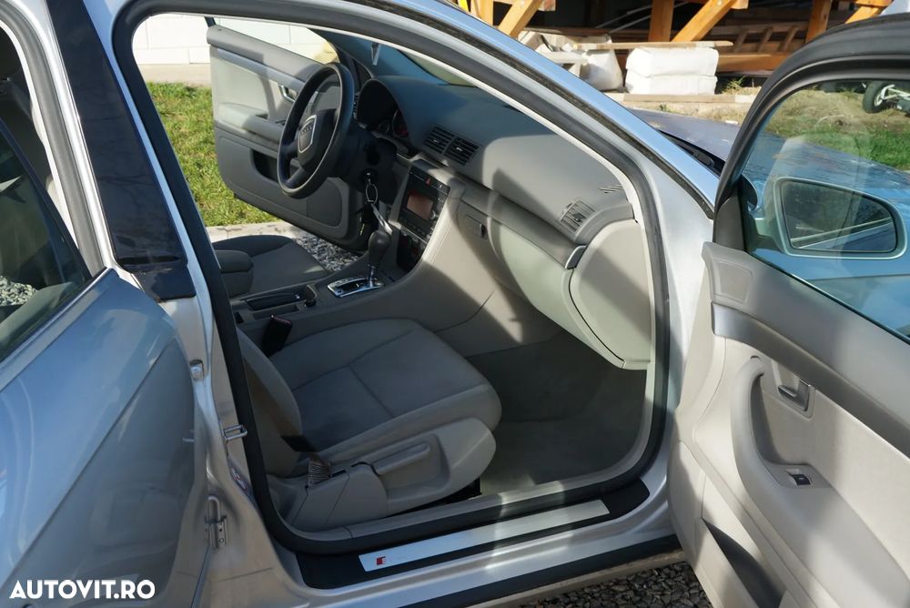 Audi A4 2.0 T FSI multitronic - 16