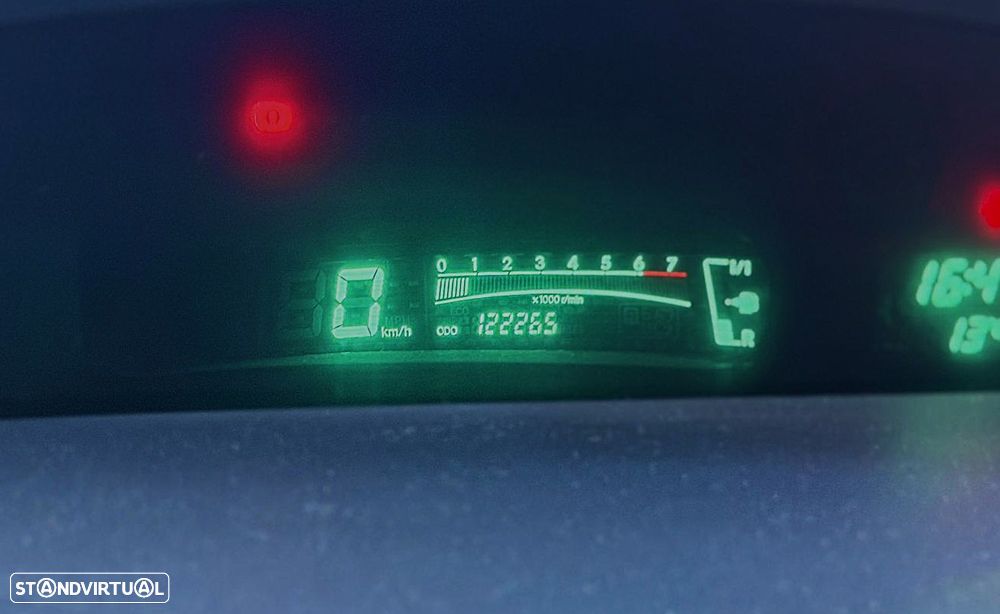 Toyota Yaris 1.0 VVT-i AC Manual - 9