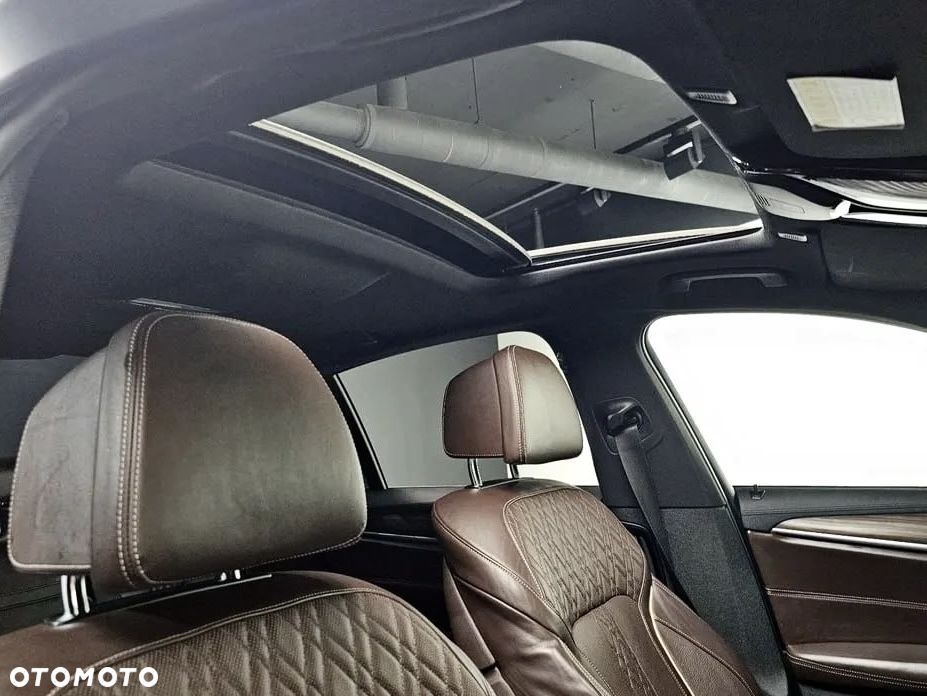 BMW Seria 5 530i xDrive M Sport Edition - 15