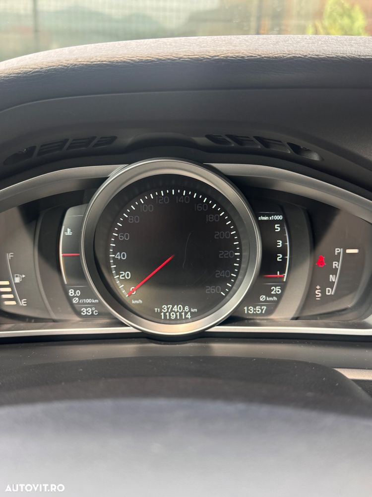 Volvo V40 D3 Aut Momentum - 13