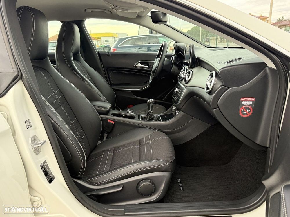 Mercedes-Benz CLA 180 d Urban - 11