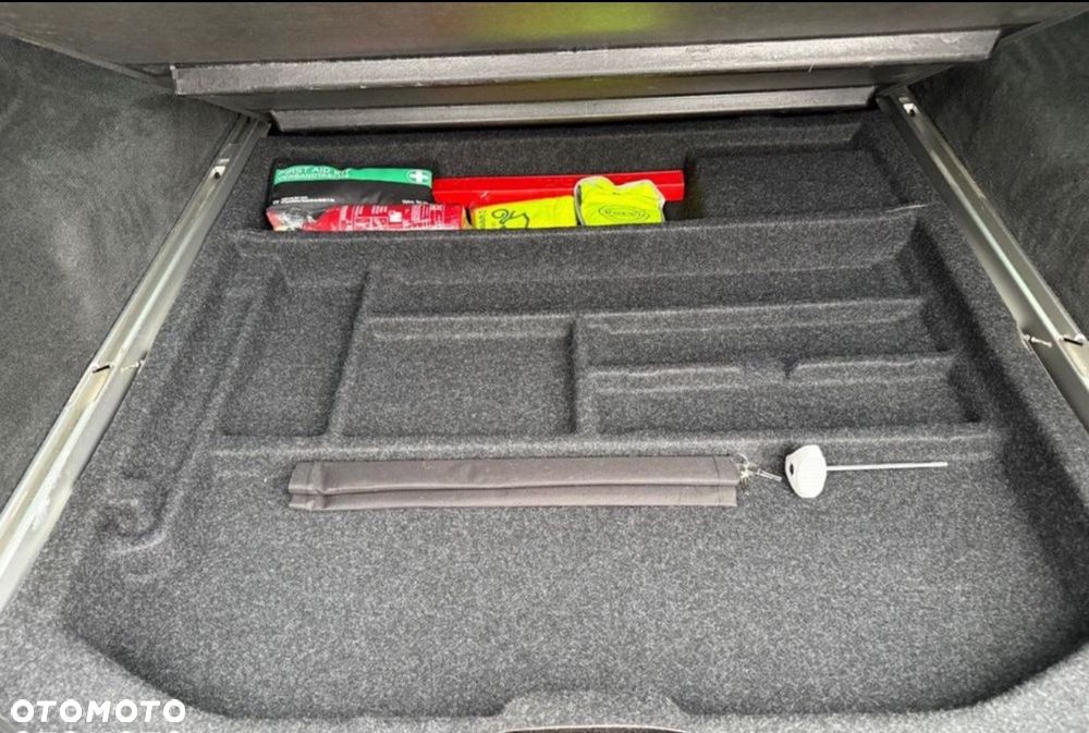 Volvo V70 D2 Geartronic Powershift Kinetic - 25
