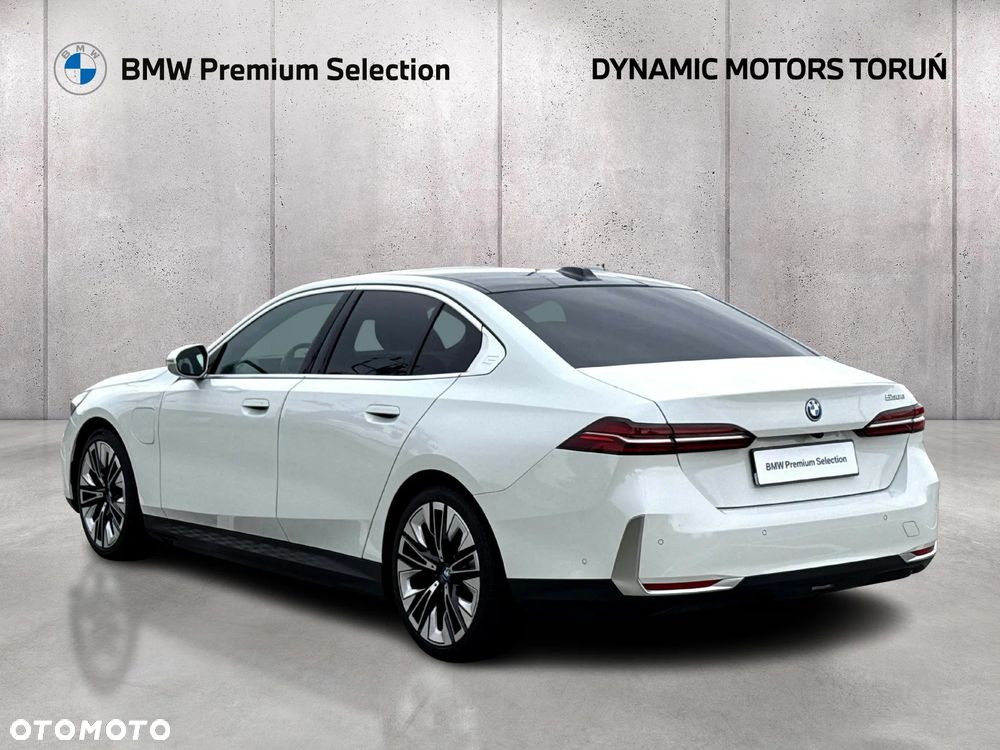 BMW Seria 5 530e xDrive PHEV - 8