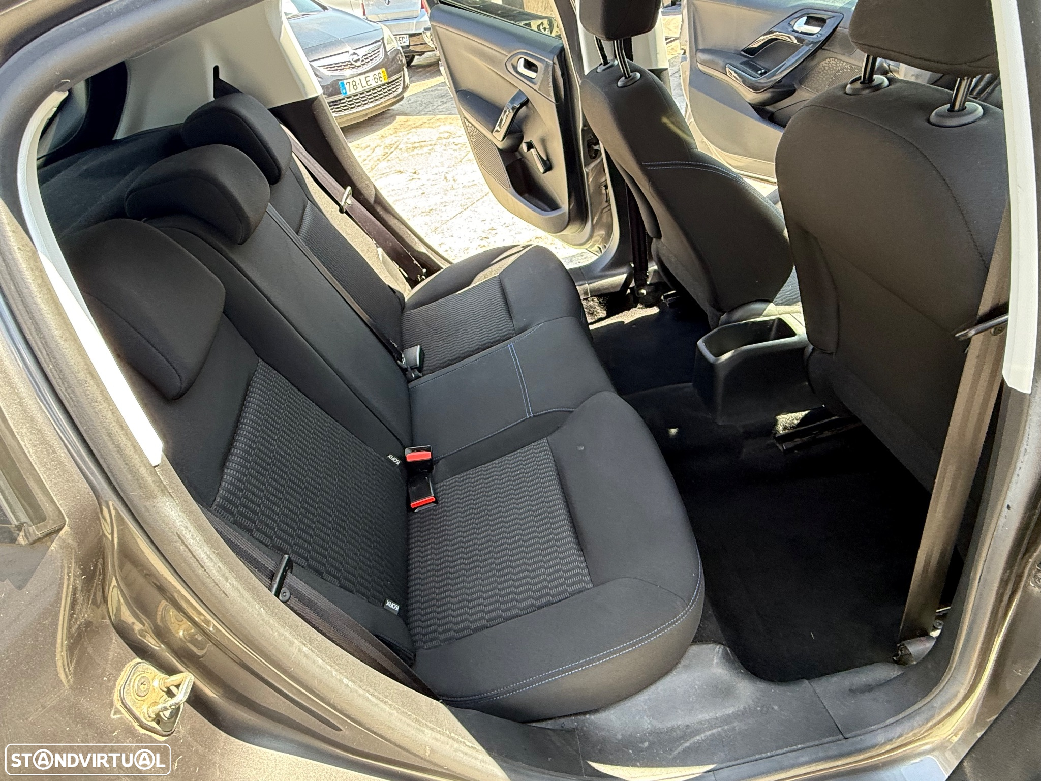 Peugeot 208 1.2 PureTech Style - 16