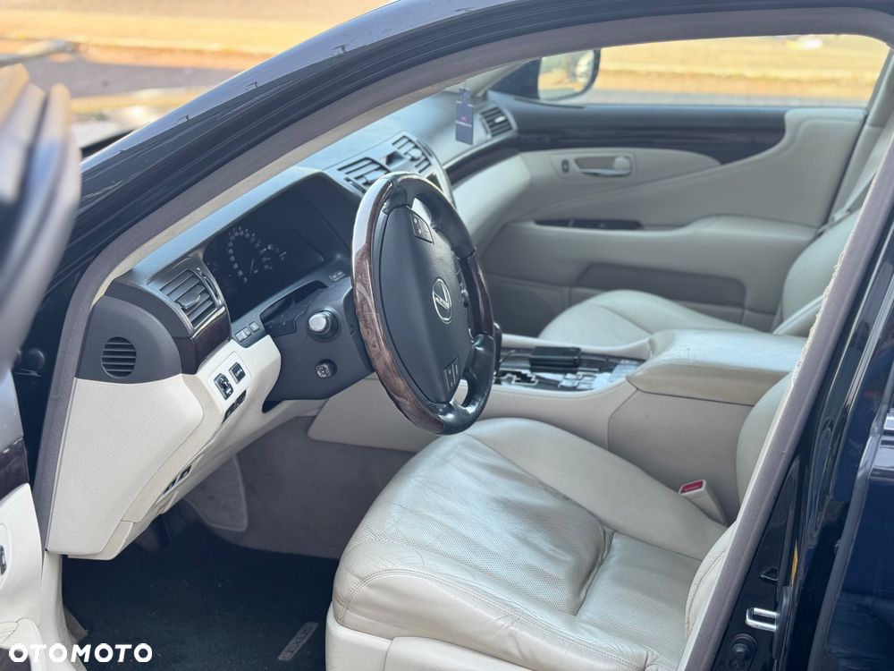 Lexus LS 460 Dynamic Line + Impression Line - 8