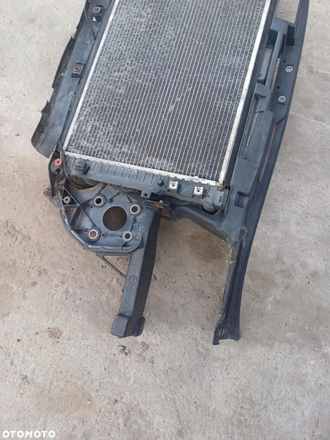 PAS PRZEDNI AUDI A6 C5 2.4 BENZYNA CHŁODNICA 4B0805594 - 3