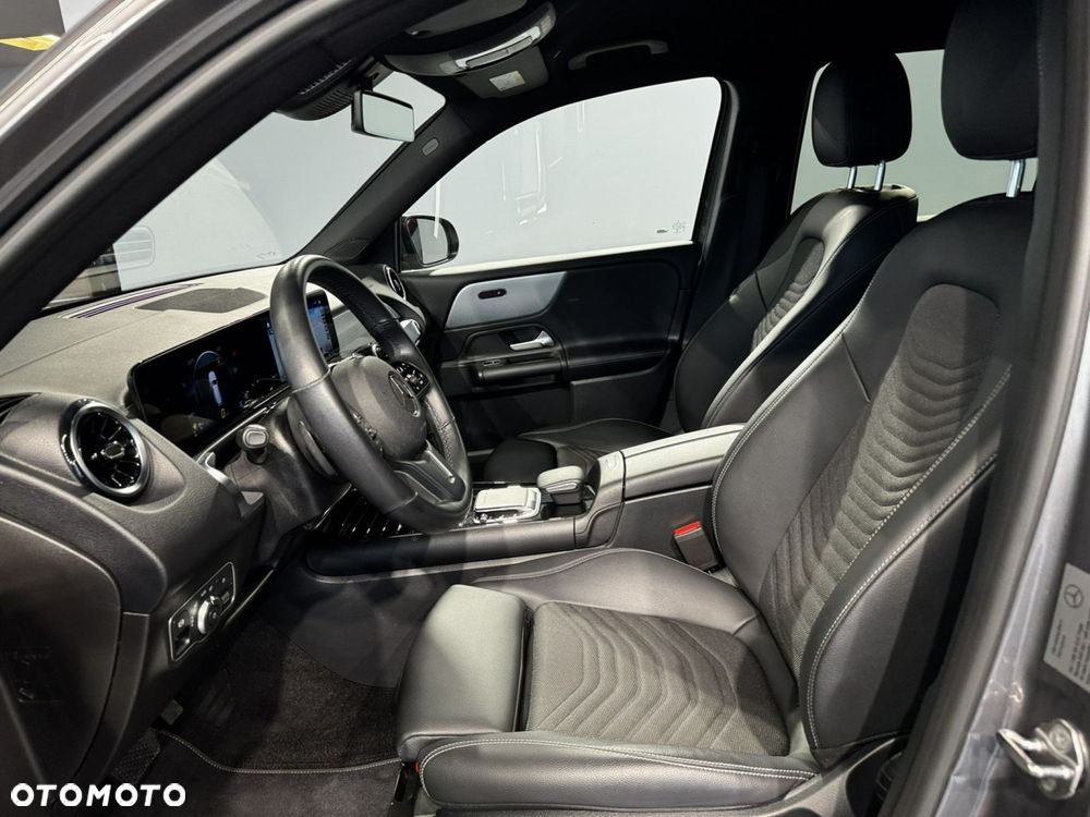 Mercedes-Benz GLB - 13