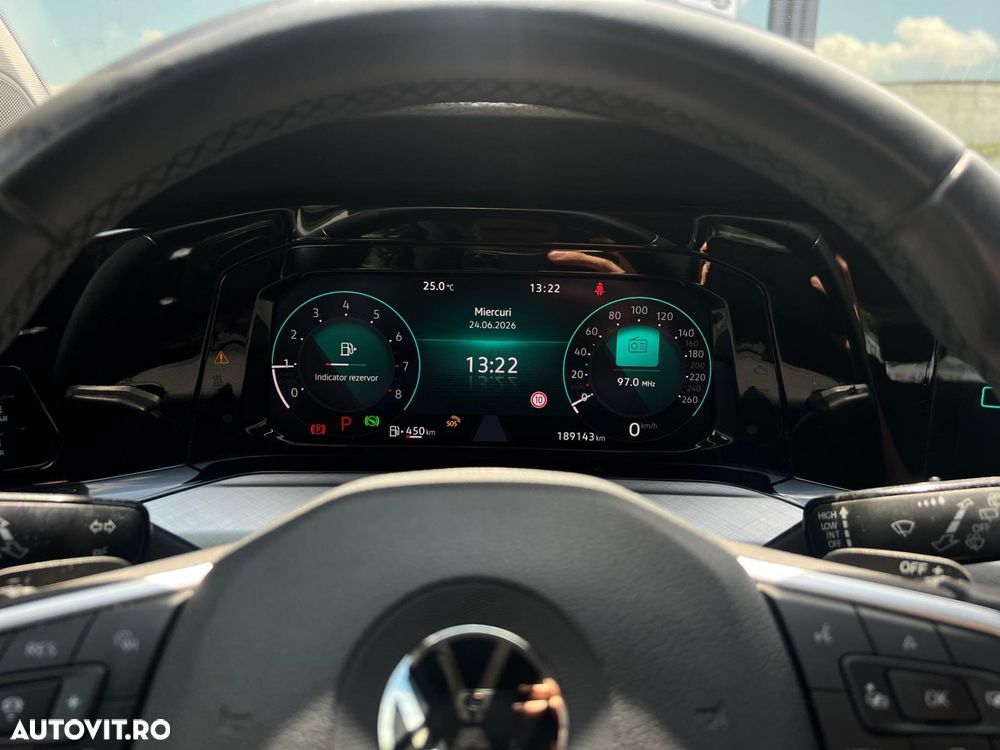 Volkswagen Golf 1.0 eTSI DSG MHEV Life - 28