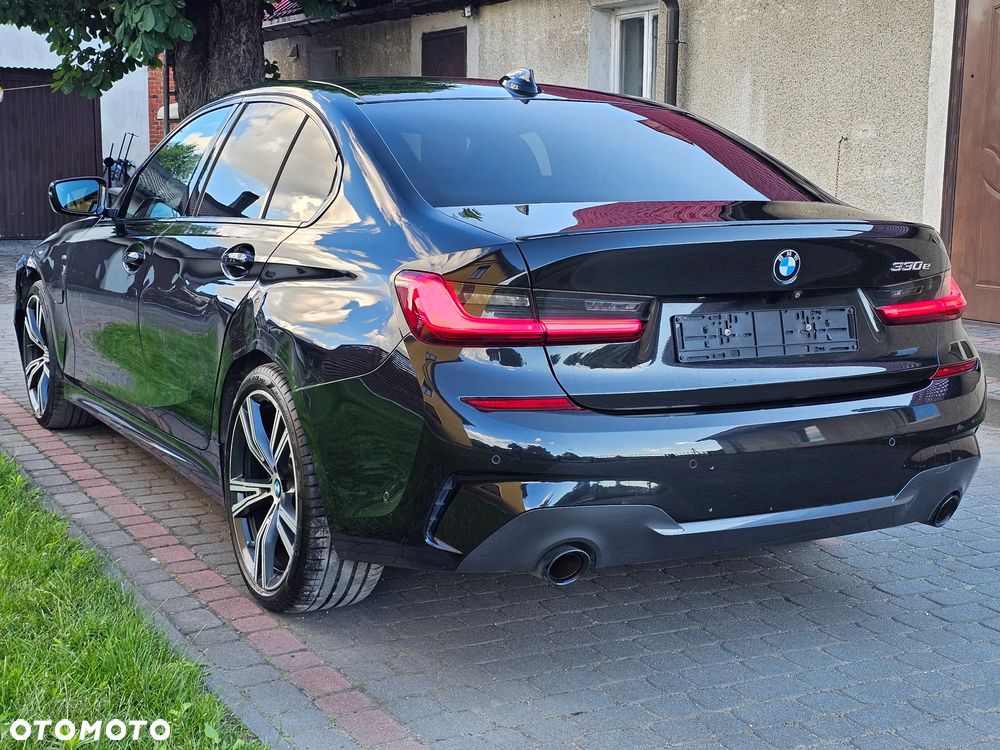 BMW Seria 3 330e M Sport - 4