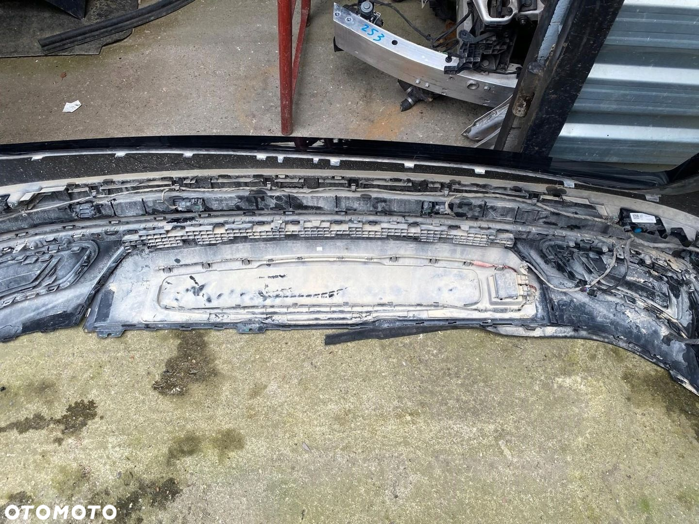 ZDERZAK TYŁ TYLNY AUDI Q8 - 5