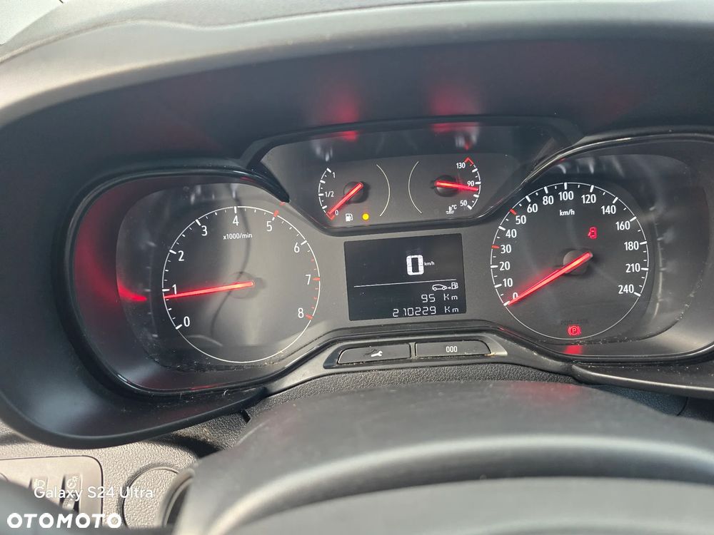 Opel COMBO - 9