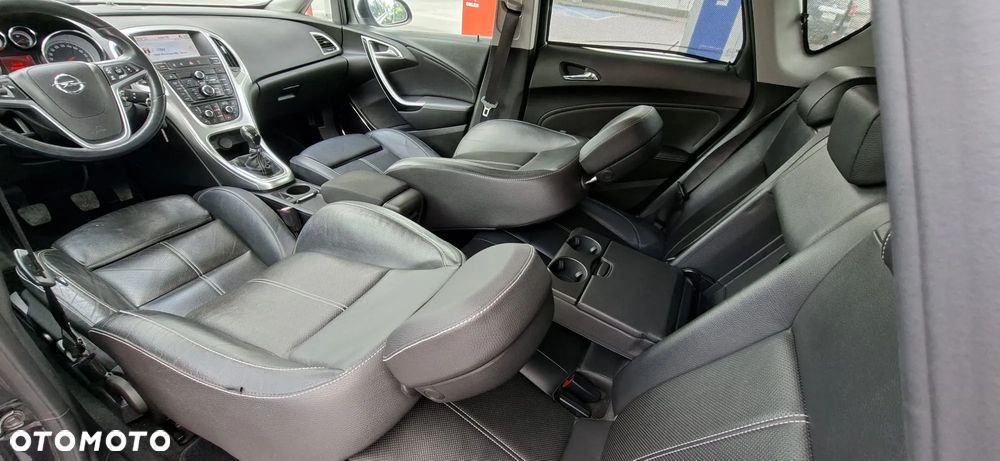 Opel Astra 1.6 Turbo Cosmo - 20