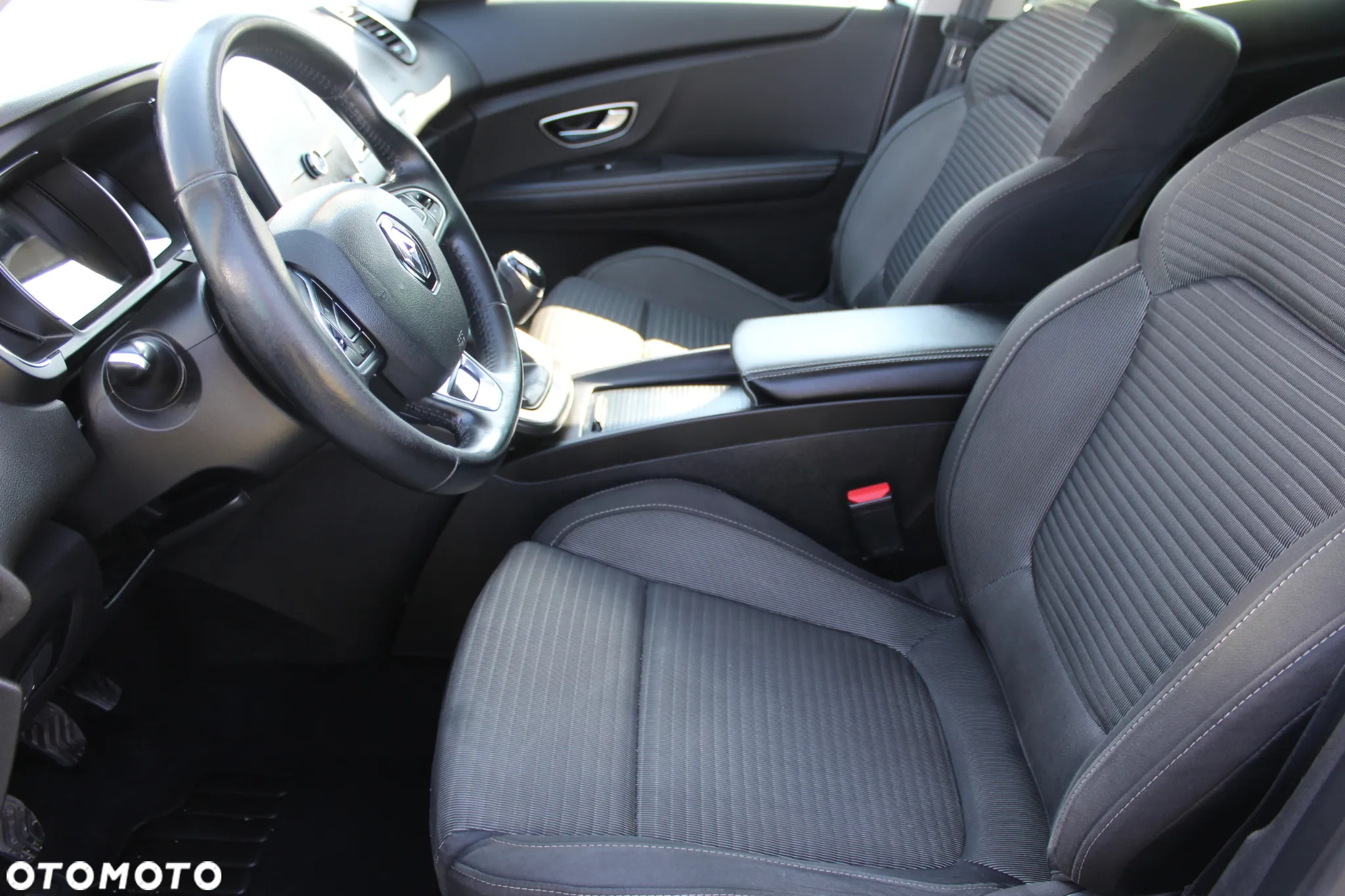 Renault Scenic BLUE dCi 120 LIMITED - 11