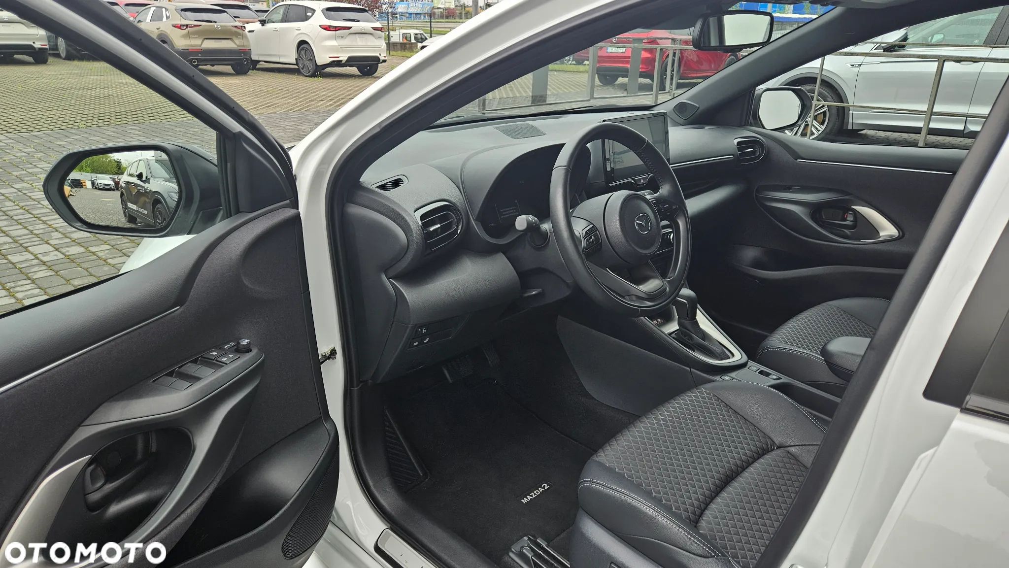 Mazda 2 Hybrid - 7