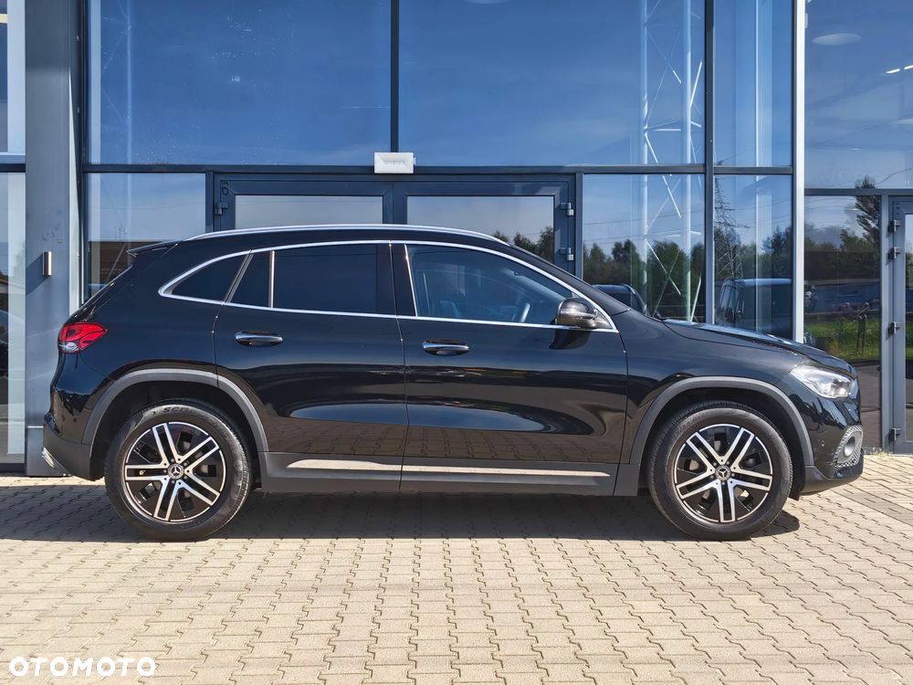 Mercedes-Benz GLA 200 Business Edition - 4