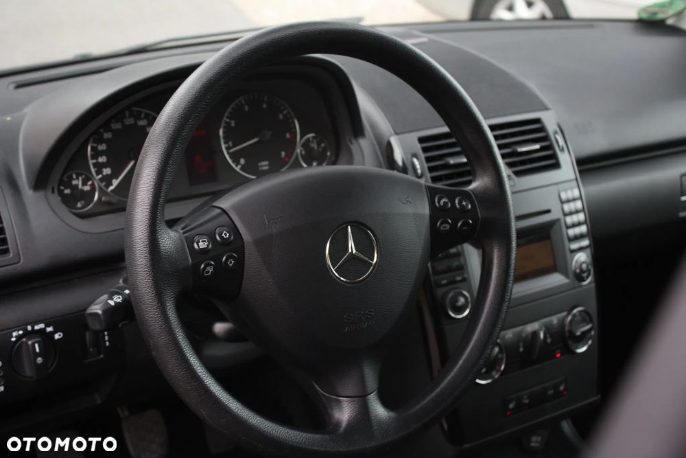 Mercedes-Benz Klasa A 180 BlueEFFICIENCY Elegance - 20