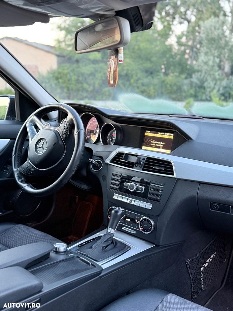 Mercedes-Benz C 180 CGI Automatik BlueEFFICIENCY Avantgarde - 4