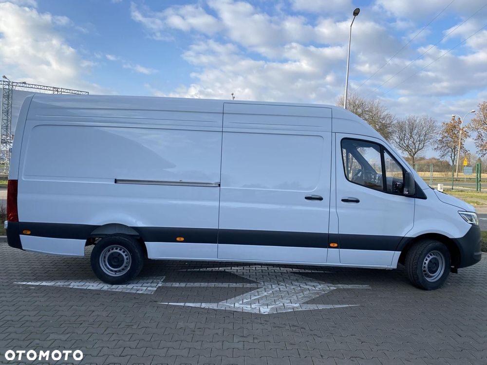 Mercedes-Benz Sprinter - 2