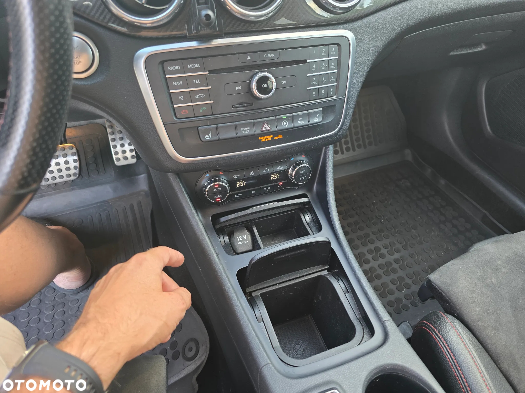 Mercedes-Benz GLA - 23