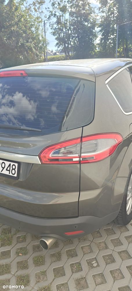 Ford S-Max - 17