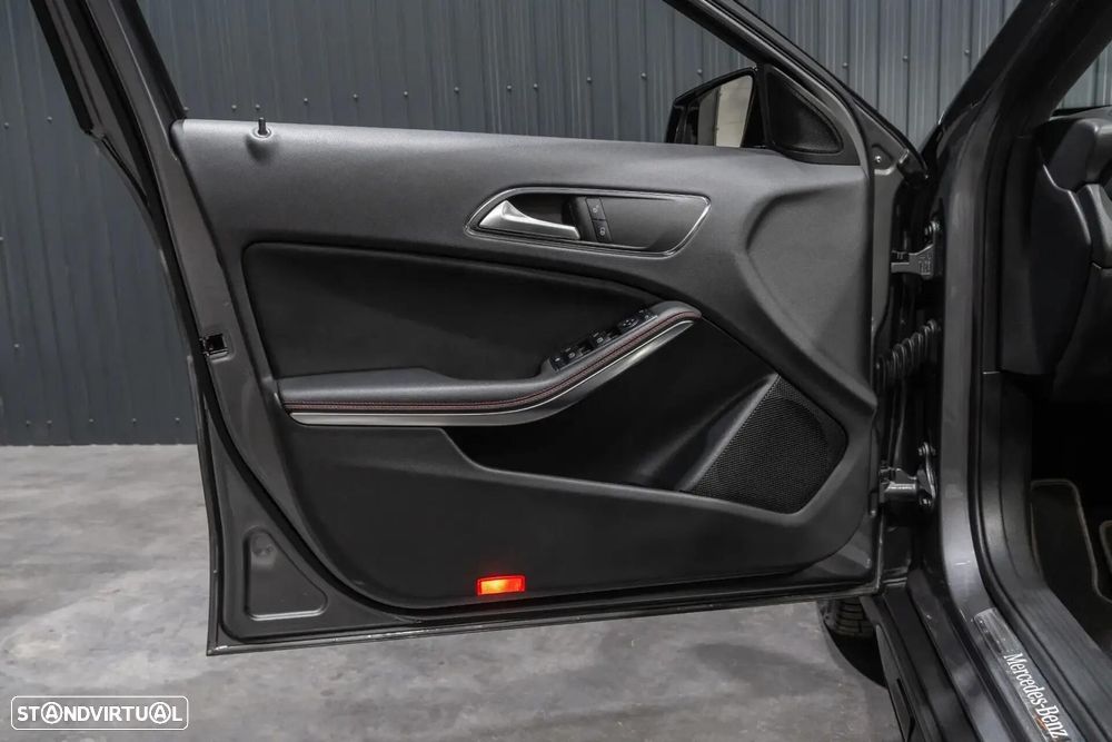 Mercedes-Benz GLA 180 AMG Line Aut. - 19