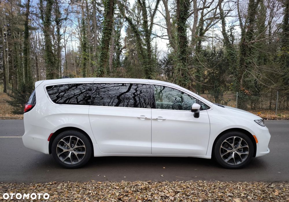 Chrysler Pacifica - 6