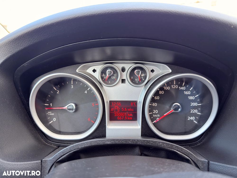 Ford Focus 1.6i Trend - 6