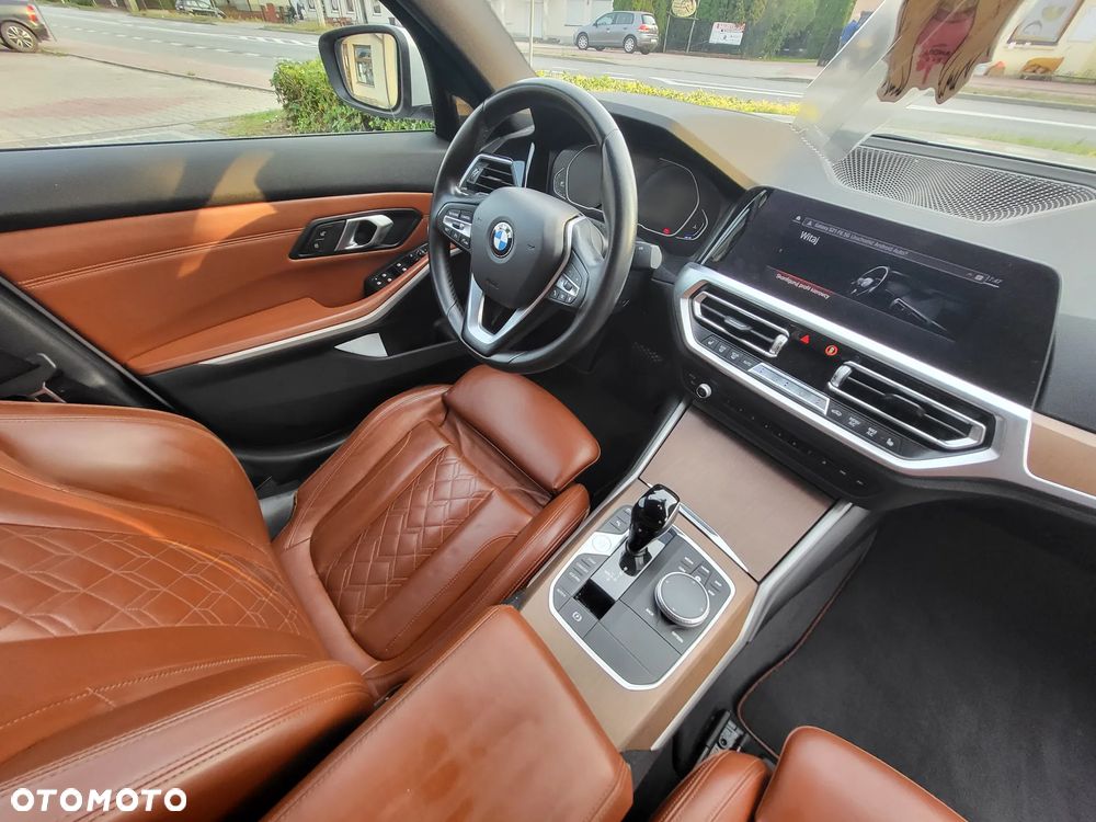 BMW Seria 3 318d Sport Line - 16